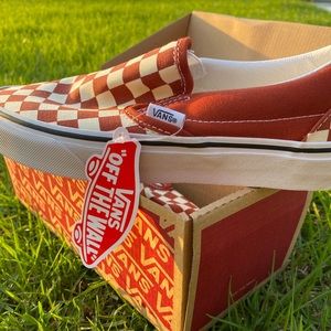 BRAND NEW vans slip on’s